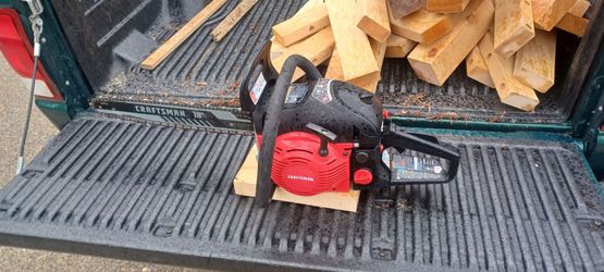 Very nice starts easy runs perfect Craftsman 42cc chainsaw 18 inch bar with extra brand new bar and chain