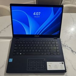 Asus Vivobook Laptop 14”with charger