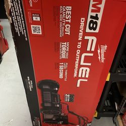 Milwaukee M18 FUEL Brushless Cordless 21 in. Walk Behind Dual Battery Self-Propelled Mower w/(2) 12.0Ah Battery and Rapid Charger