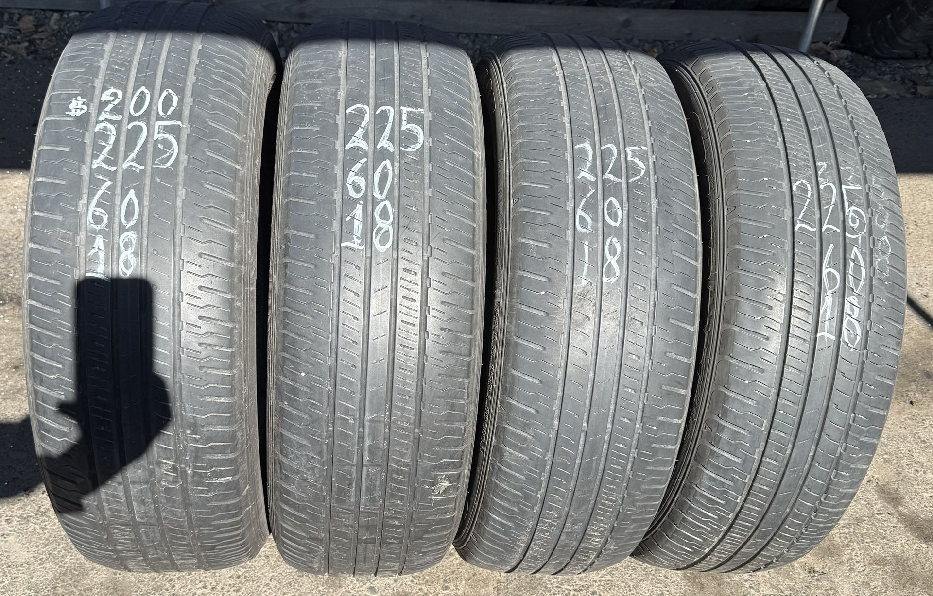225/60/18(Dunlop)