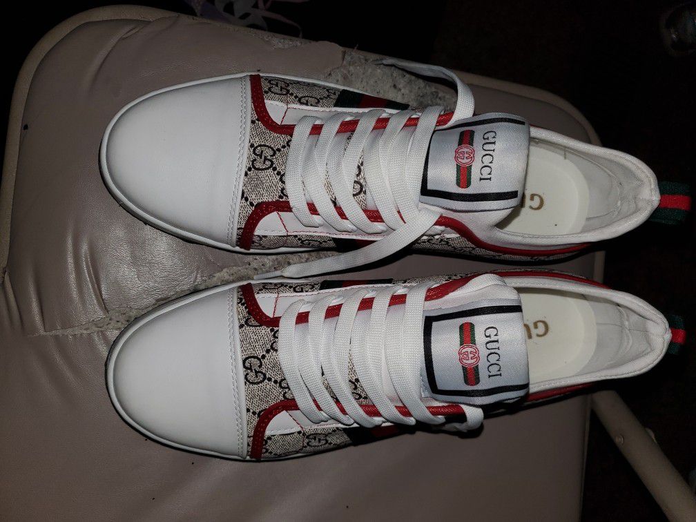 Pair Of GUCCI Shoes 