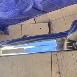 Chevy Tahoe Front Bumper  Chrome 00 to 06 New
