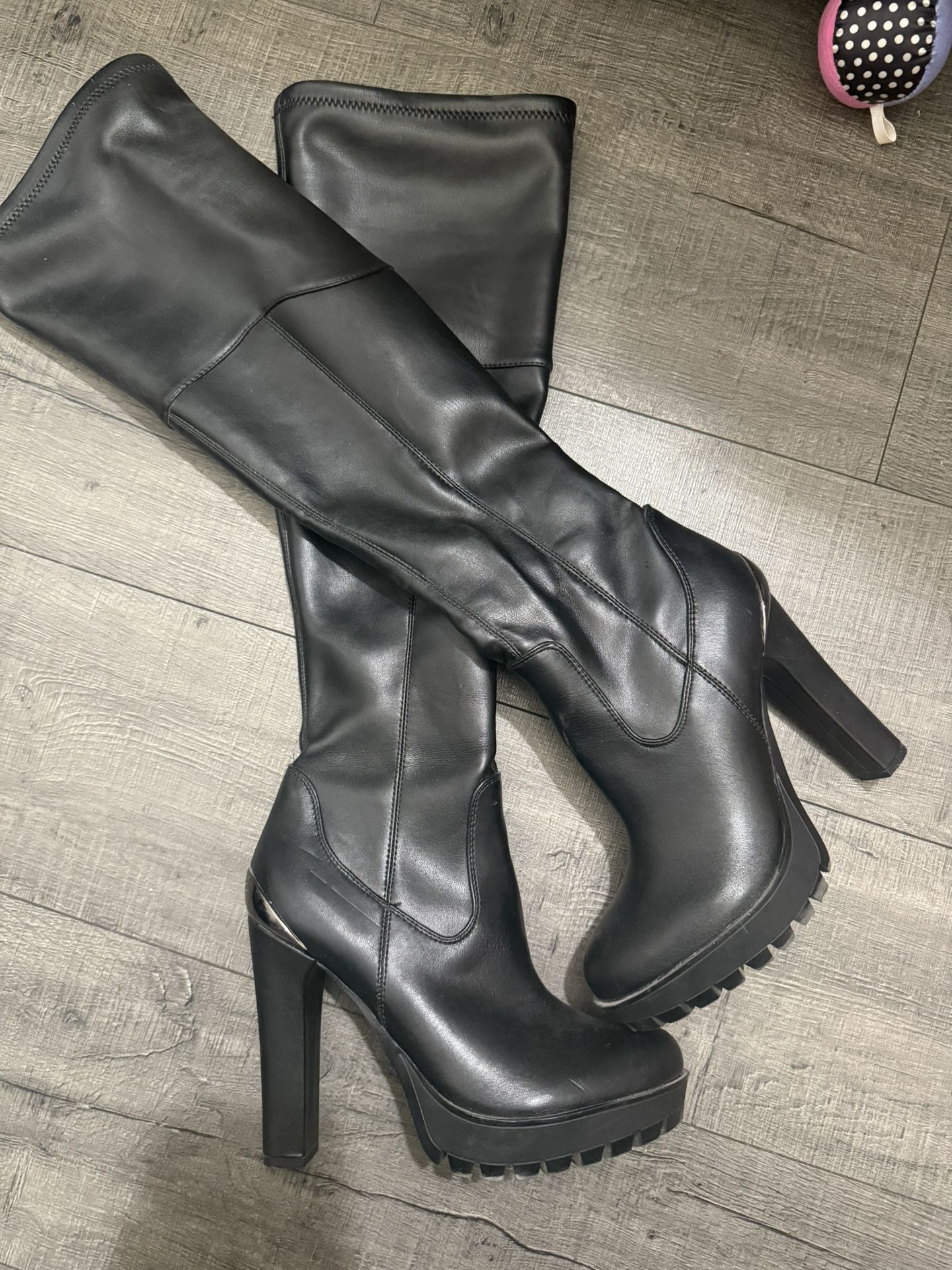 Size 8- Woman Shoes