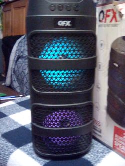 Portable Bluetooth speaker with i