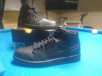 Triple Black... Jordan 1s