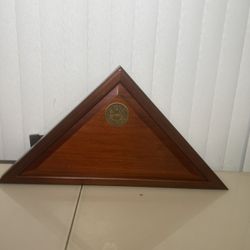 HERITAGE FLAG DISPLAY CASE SHADOW BOX WITH Army  MEDALLION No Flag