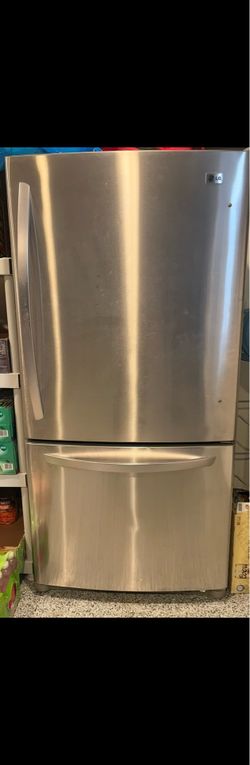 LG refrigerator LBC22520ST