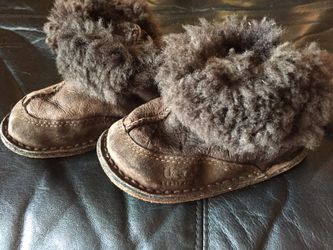 Baby ugg boots size M