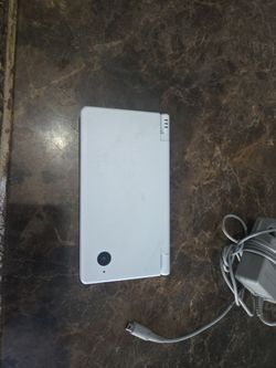 NINTENDO DS i.  With charger  no games