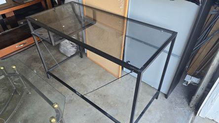Glass computer table