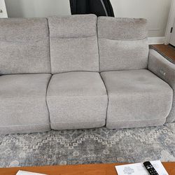 Powered Recliner Couch & Loveseat - Comfortable!