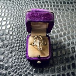 925 Sterling Silver Retro Hollow Scorpion Ring - Size 7