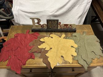 Home Decor & 6 Place Mats