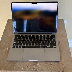 2024 MacBook Air 13” M3 8GB Memory 256GB Storage 