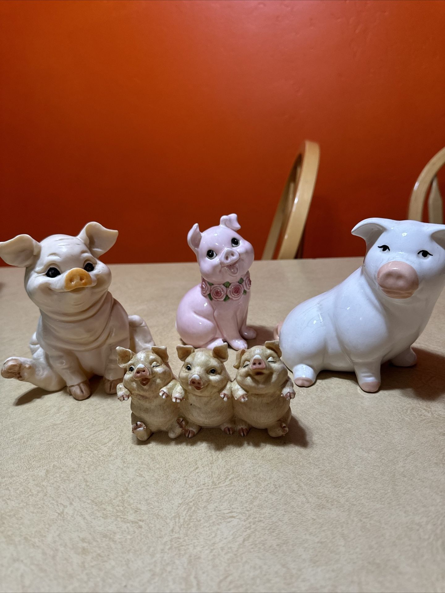 Set Of 4 Pigs