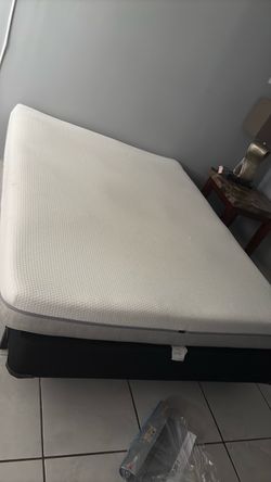 Full size bed