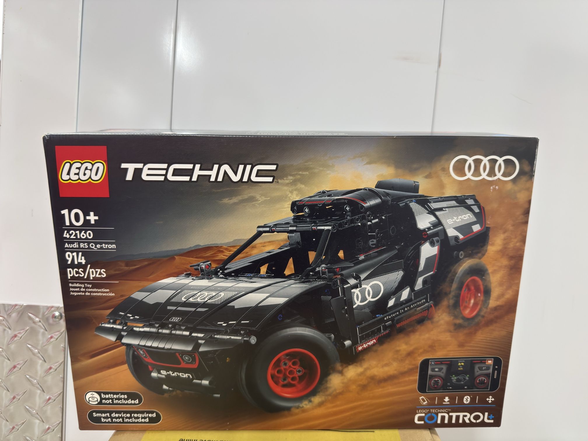Lego Technic “Audi RS Q e-tron” 42160 (FACTORY SEALED)