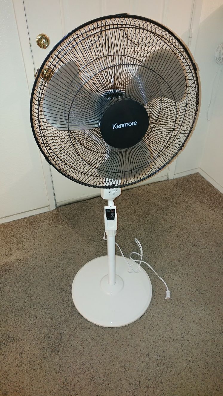 Kenmore 35182 18" Stand Fan with Remote - Black & White Used