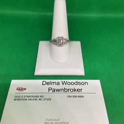 14KT White Gold Diamond Ring