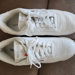 Reebok Classic (womens) Tennis Shoes