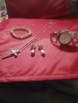 Costume jewelry good condition