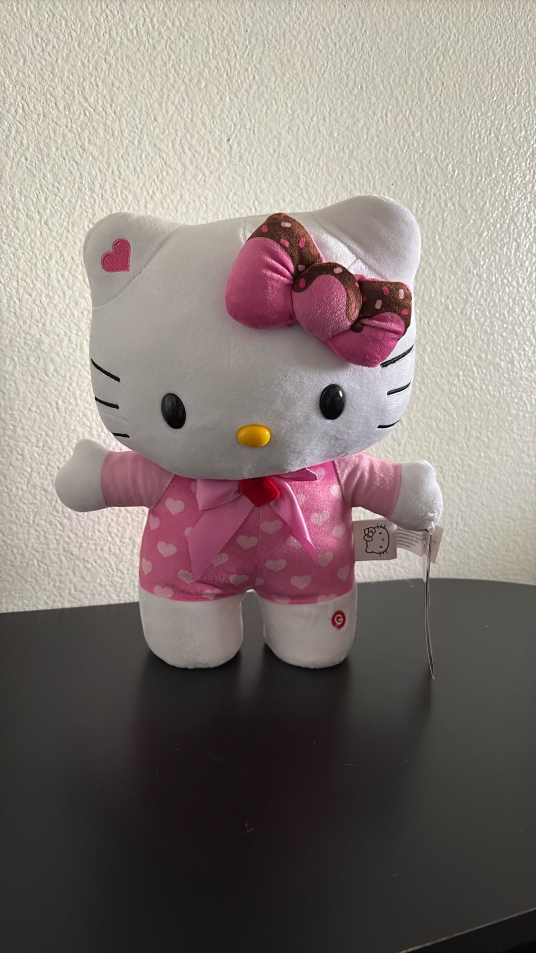 Hello Kitty Valentines Happy Shuffle Animated Plush Side Stepper Pink Heart