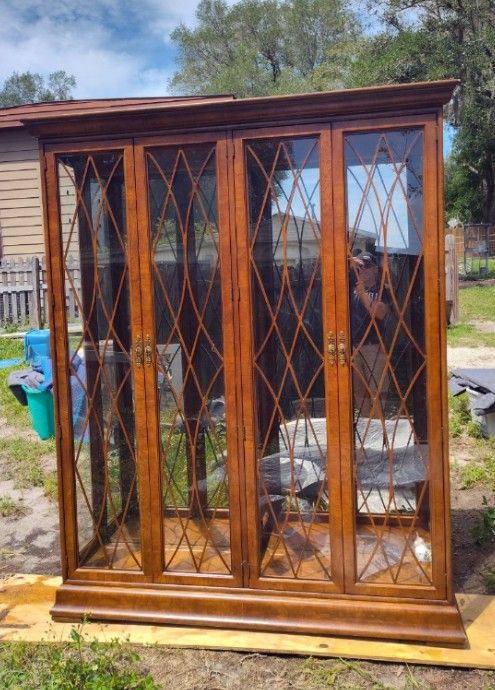 Solid Wood China Cabinet With 4 glass Shelves. Lighted