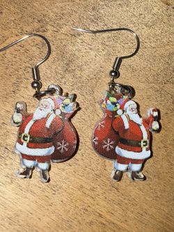 NEW Santa 🎅 earrings 