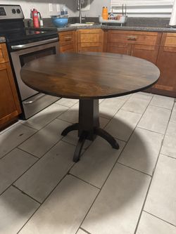 Round Wooden Dining Table – 40”