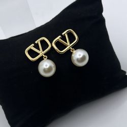 Val Pearl Drop $32