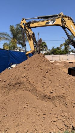 FREE FILL DIRT and FREE DELIvery