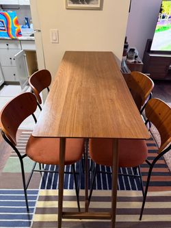 Bar Height Table with 4 Stools