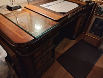 Luxury Aspen Desk