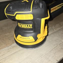 New Dewalt 20v Brushless XR ORBITAL SANDER.