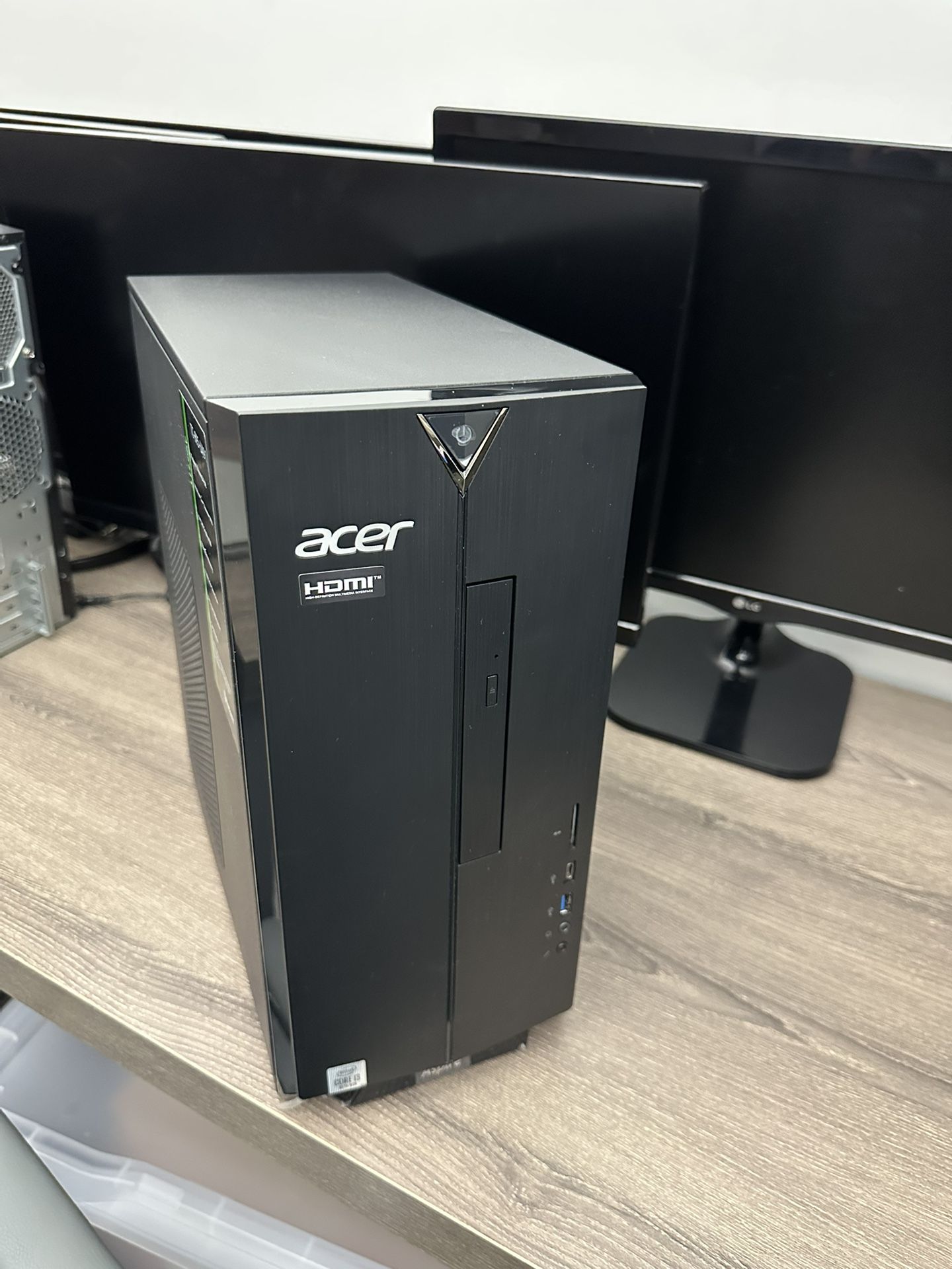 Acer Modern Desktop Computers