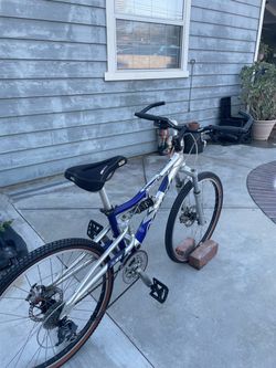 Used 2002–2003 Shimano Haro Extreme X2 entry mountain bike