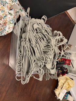 Lot of hangers (box not included)