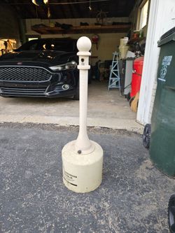 Cigarette butt holder