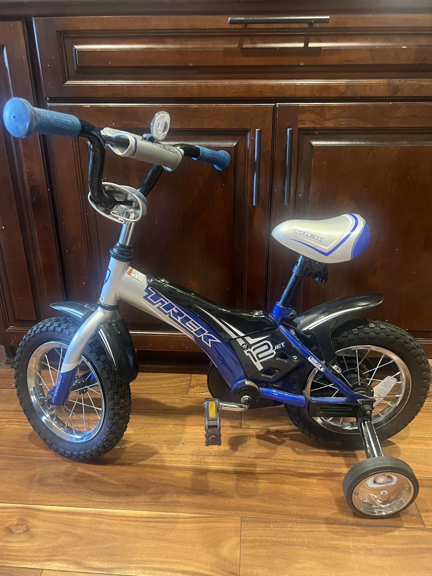 Trek kid’s bike w training wheels