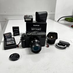 FujiFilm X-Pro 2 kit with 2 lenses and flash