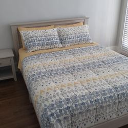 3 Piece Bedroom Set (Queen) And Bedding