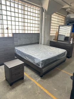 4 piece queen set bed frame, mirror , dresser, nightstand (brand new)