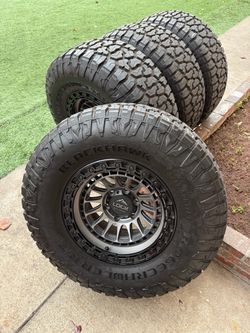 Lock Chevy Silverado wheels and tires