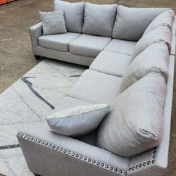 *FREE DELIVERY* ASHLEY FURNITURE 3 PIECE SECTIONAL COUCH* Hablo Español*