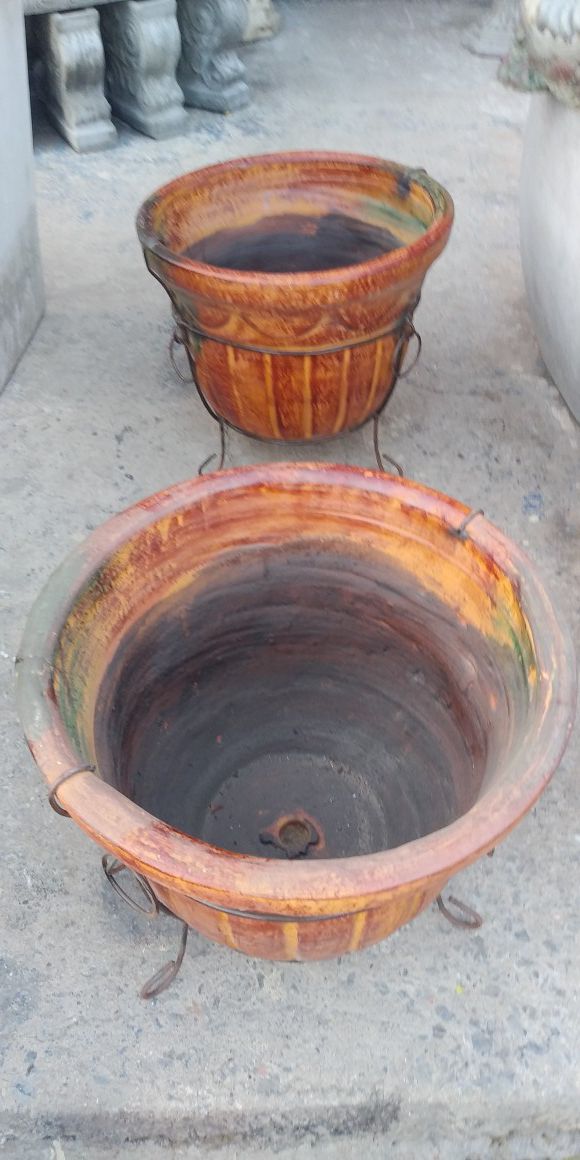 Spectacular New Clay Pots With Metal Stand Built In