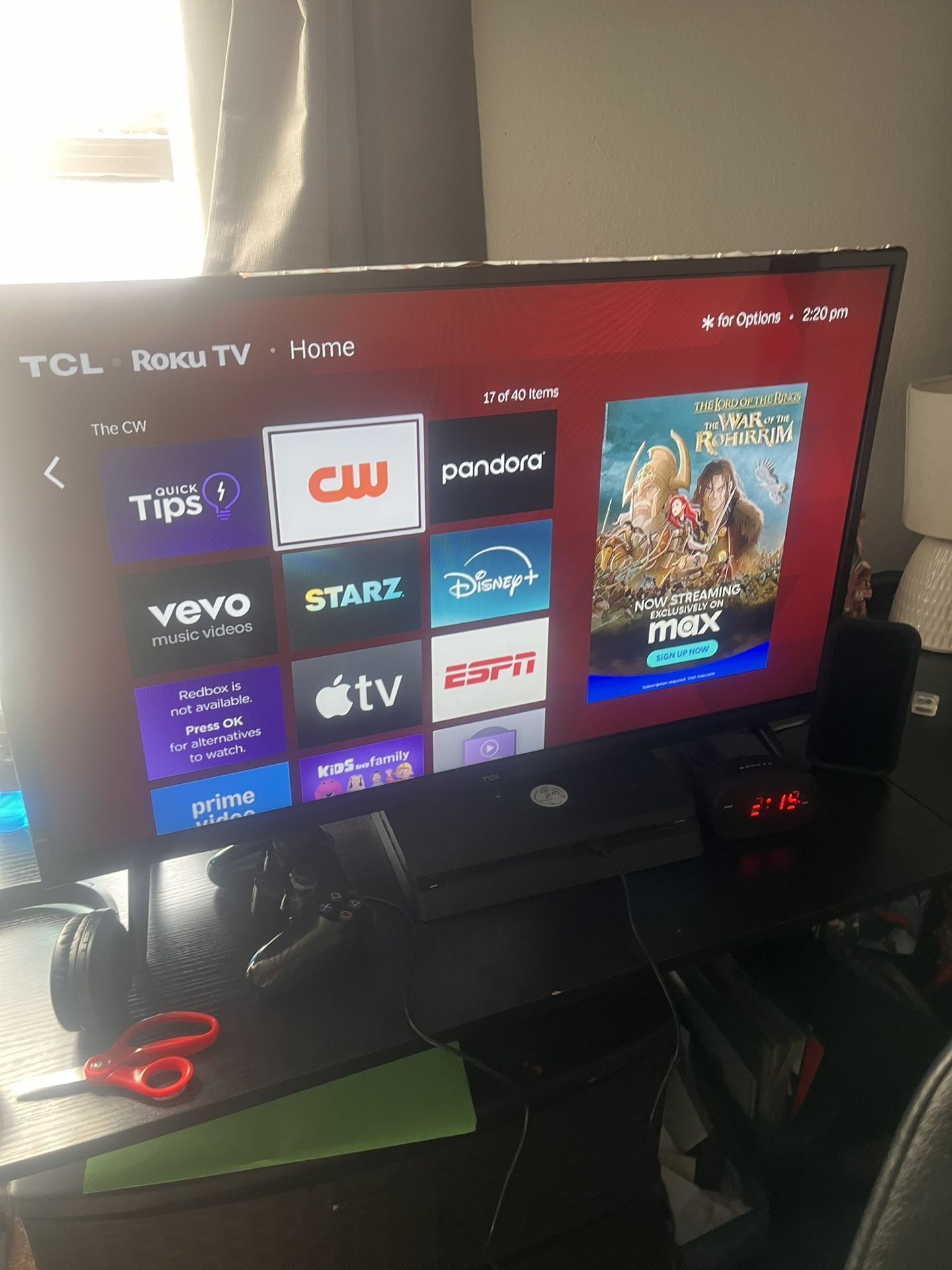 32 Inch Tv Philips /tlc / Roku TVs 