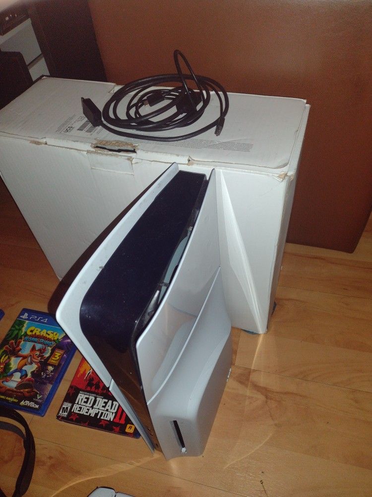 PS5 (Adult Owned) plus extras Call Of Duty 6 Edition 