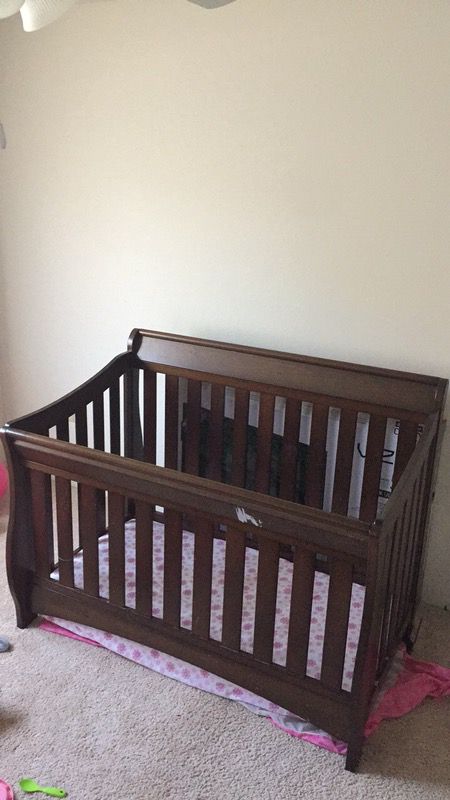 Baby Crib w/ mattress