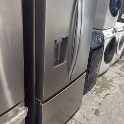 Whirlpool Refrigerator With Water And Ice