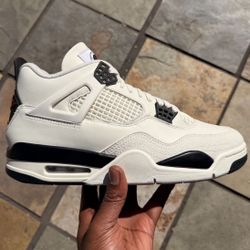 Air Jordan 4 “Flight Club”